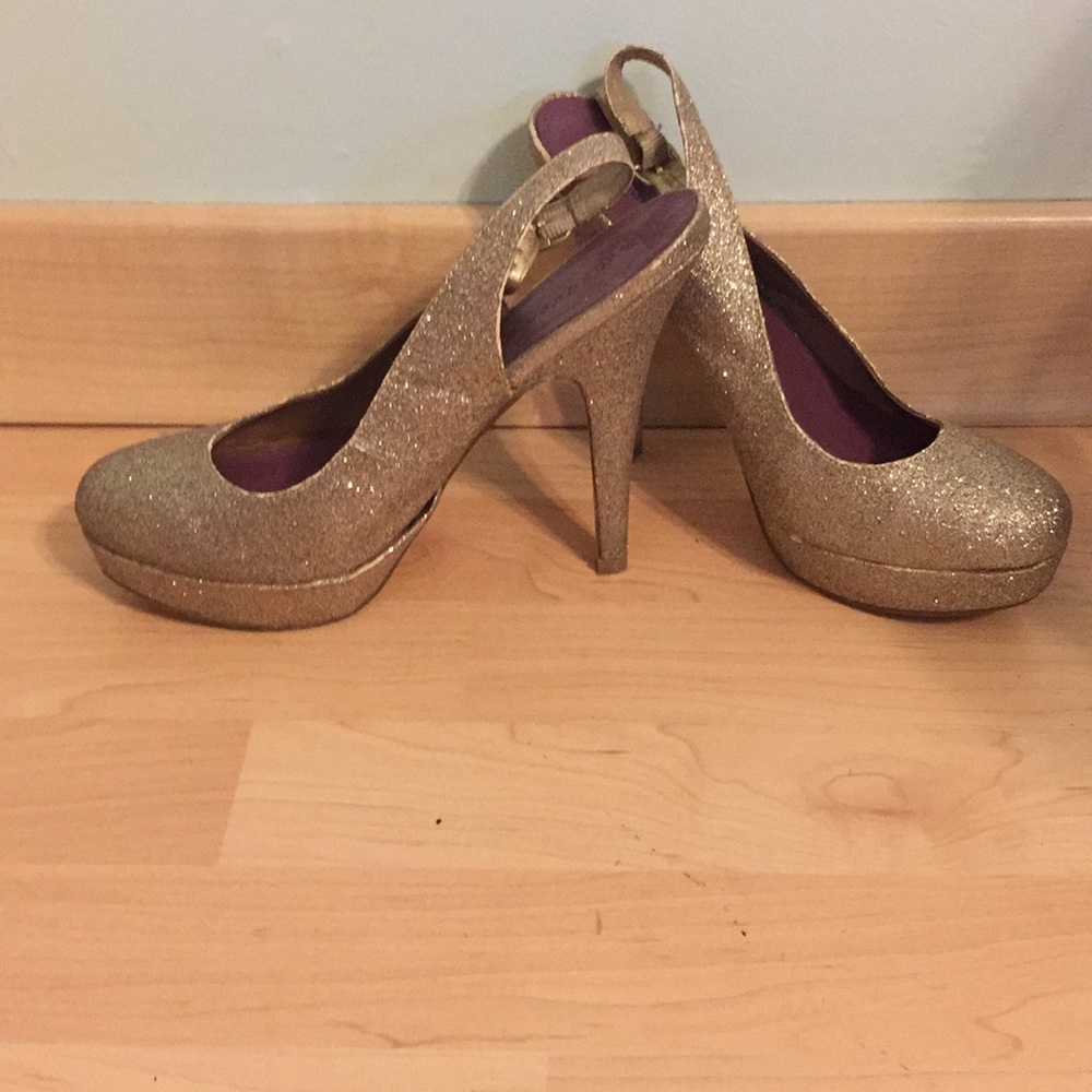 Madden girl sparkle gold heels